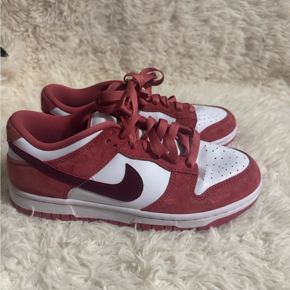 Nike Dunk Low 'Valentine's Day' Red White